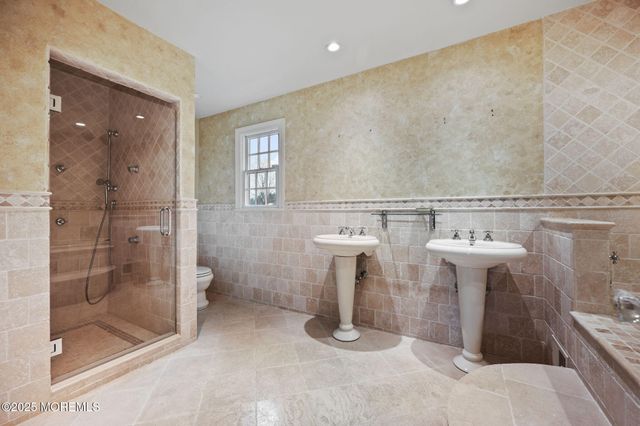 41 Thomas Drive, Manalapan, NJ 07726