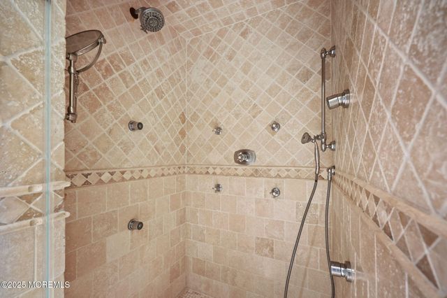 41 Thomas Drive, Manalapan, NJ 07726