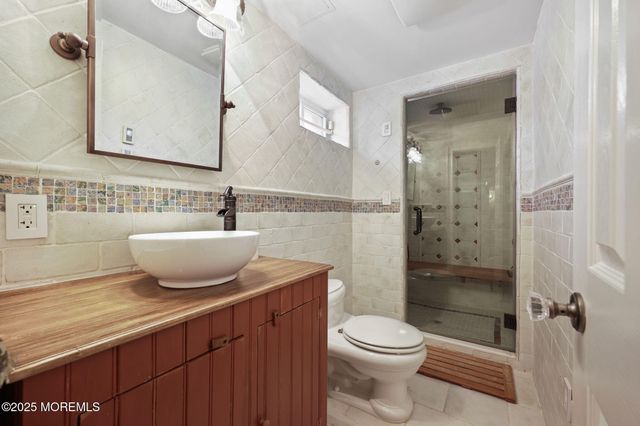 41 Thomas Drive, Manalapan, NJ 07726