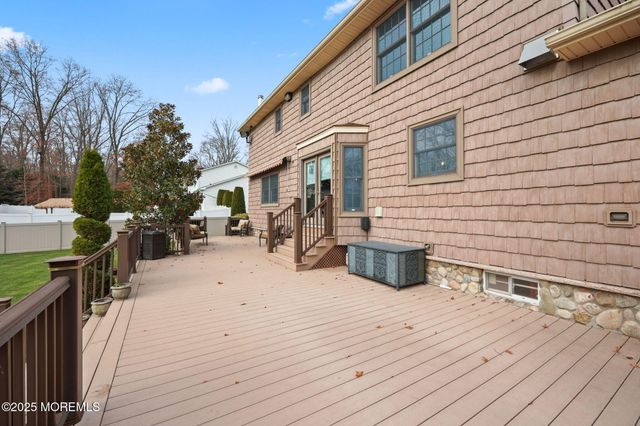 41 Thomas Drive, Manalapan, NJ 07726