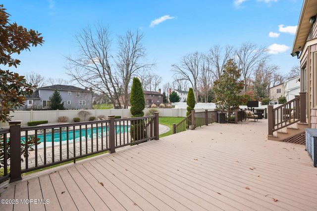 41 Thomas Drive, Manalapan, NJ 07726