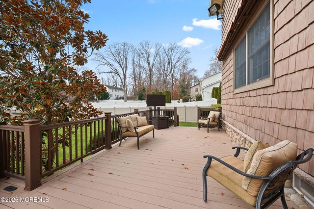 41 Thomas Drive, Manalapan, NJ 07726