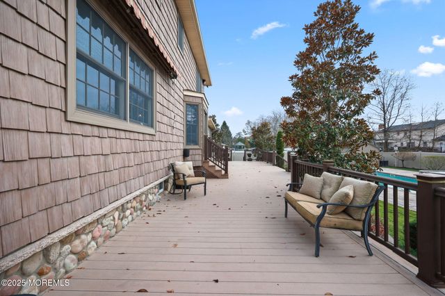 41 Thomas Drive, Manalapan, NJ 07726