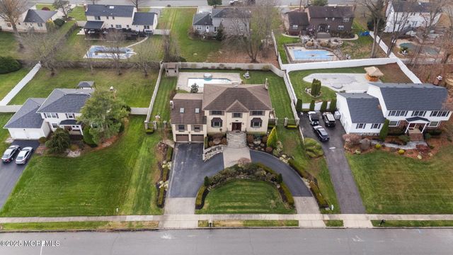 41 Thomas Drive, Manalapan, NJ 07726