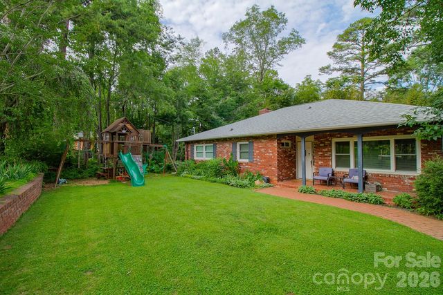 36 Clarendon Road, Asheville, NC 28806