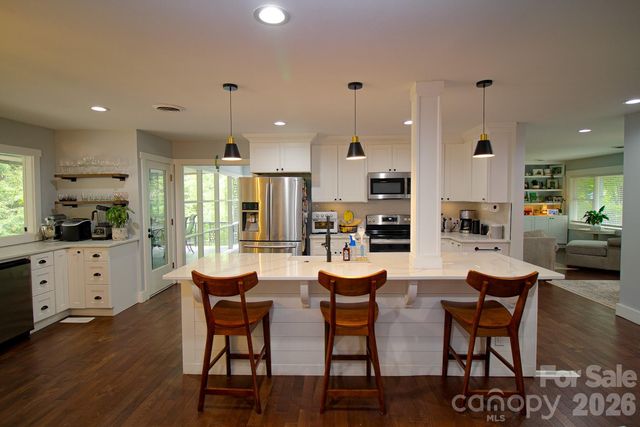 36 Clarendon Road, Asheville, NC 28806