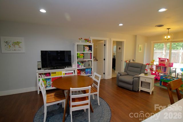 36 Clarendon Road, Asheville, NC 28806