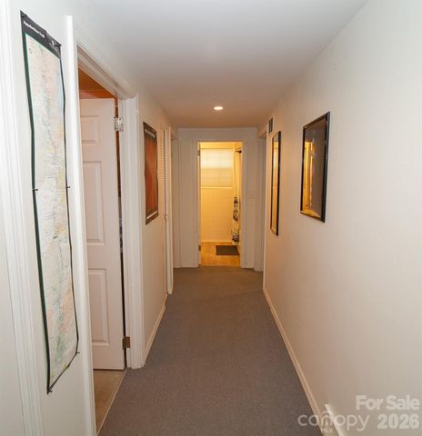 36 Clarendon Road, Asheville, NC 28806