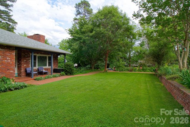 36 Clarendon Road, Asheville, NC 28806