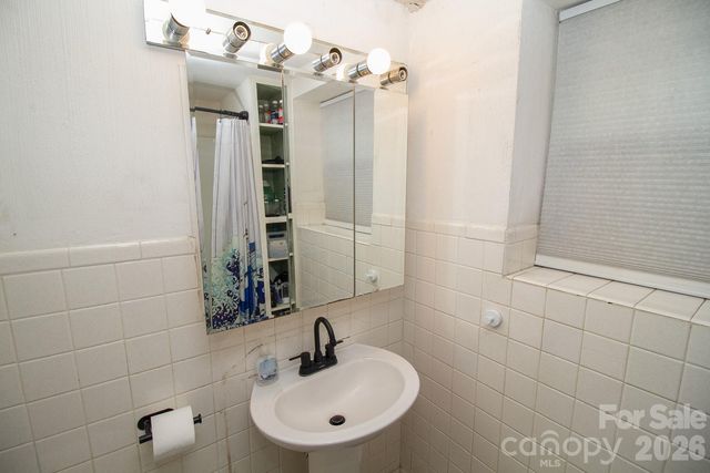 36 Clarendon Road, Asheville, NC 28806