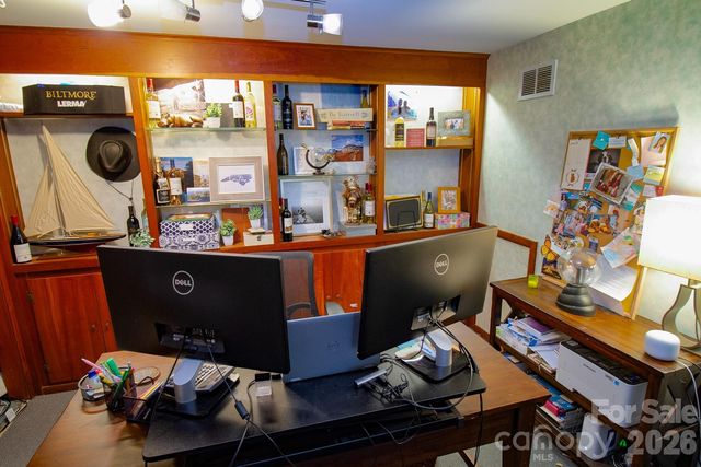 36 Clarendon Road, Asheville, NC 28806