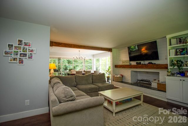 36 Clarendon Road, Asheville, NC 28806