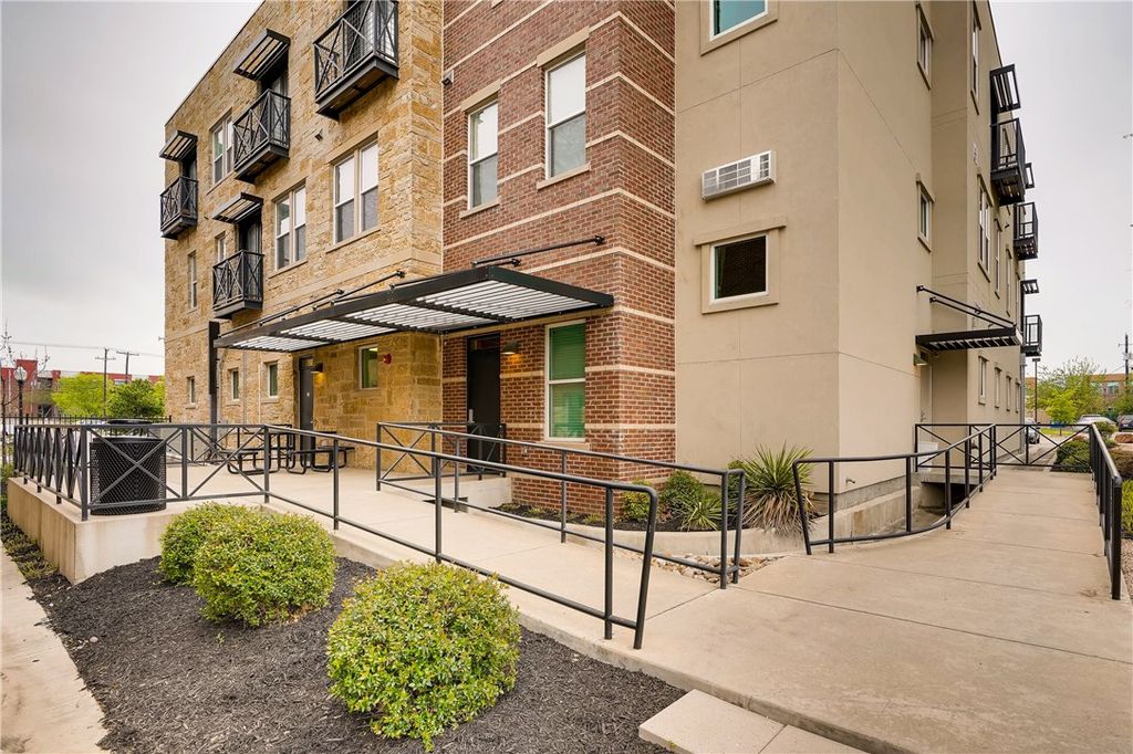 1000 Lipscomb Street 210, Fort Worth, TX 76104