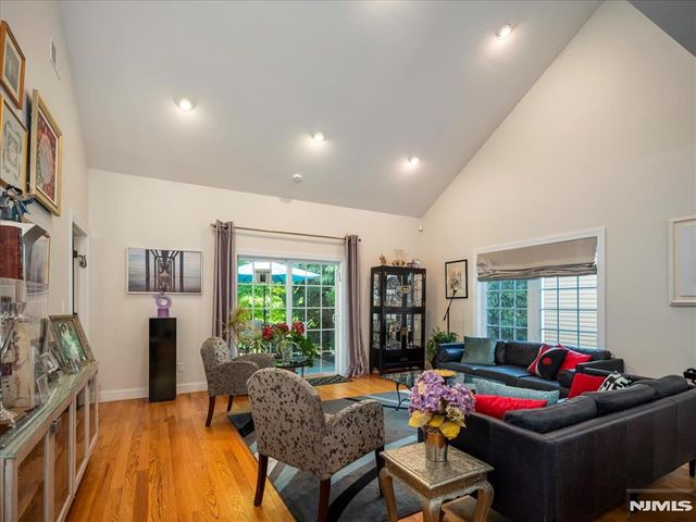 6 Westminster Way, Pomona, NY 10970