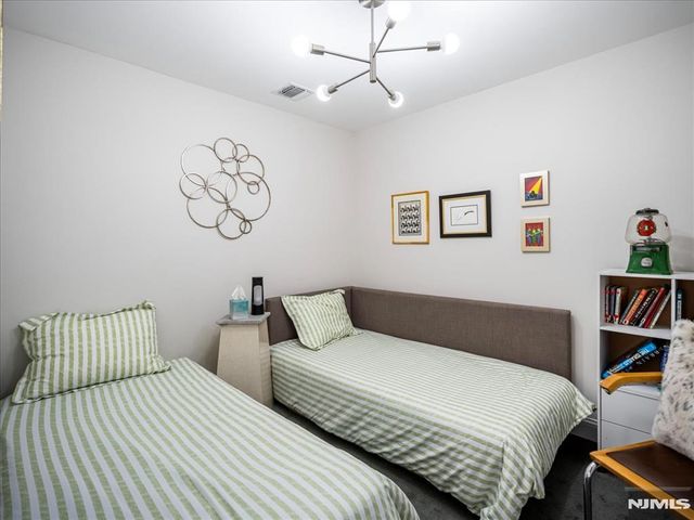 6 Westminster Way, Pomona, NY 10970
