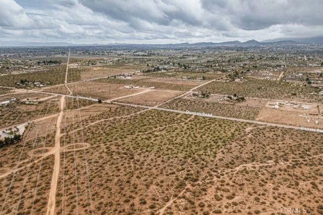 1 Duncan Rd, Phelan, CA 92371