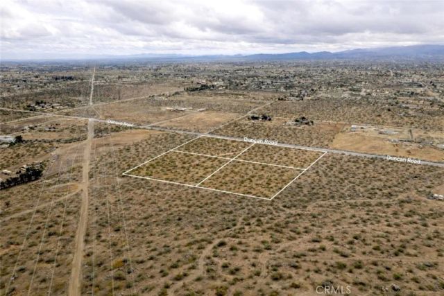 1 Duncan Rd, Phelan, CA 92371