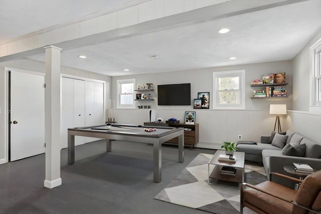 10 Independence Dr, Burlington, MA 01803