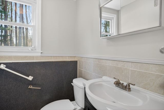 10 Independence Dr, Burlington, MA 01803