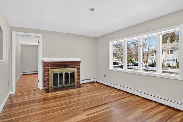 10 Independence Dr, Burlington, MA 01803