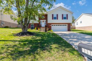 3398 Queensbury Rd, Clarksville, TN 37042