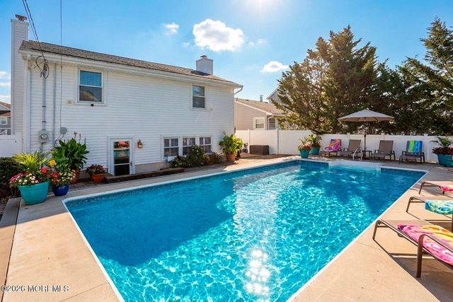 210 Laurel Court, Point Pleasant Beach, NJ 08742