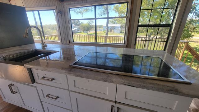 12018 Sandpiper Road, Angleton, TX 77515