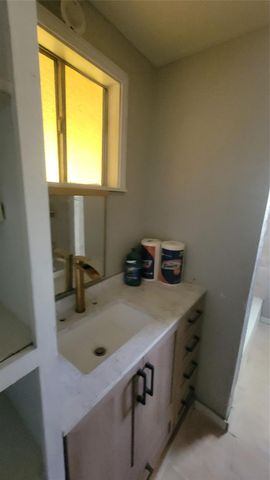 12018 Sandpiper Road, Angleton, TX 77515