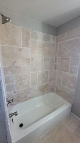 12018 Sandpiper Road, Angleton, TX 77515