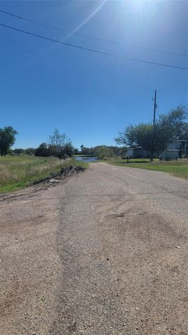 12018 Sandpiper Road, Angleton, TX 77515