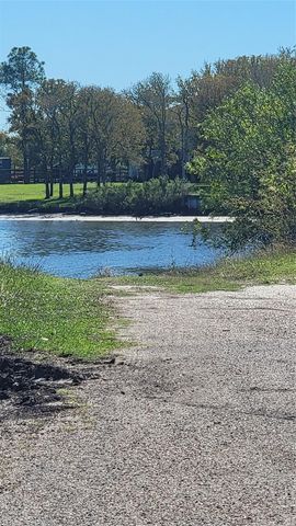 12018 Sandpiper Road, Angleton, TX 77515