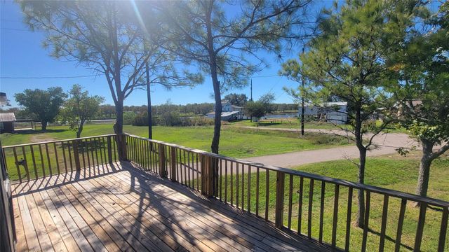 12018 Sandpiper Road, Angleton, TX 77515