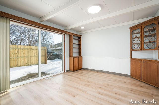 418 Elm Street Se, Lowell City, MI 49331