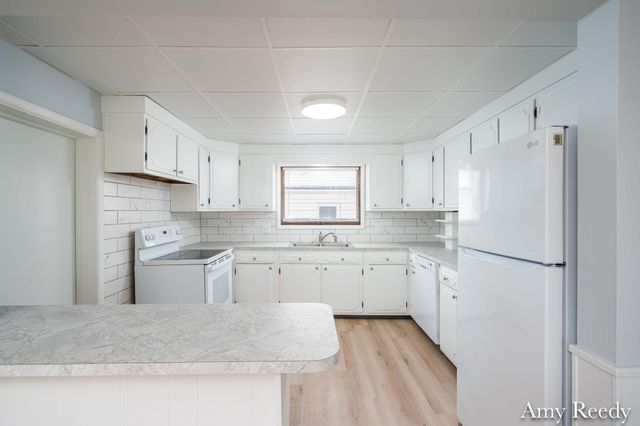 418 Elm Street Se, Lowell City, MI 49331