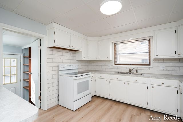 418 Elm Street Se, Lowell City, MI 49331