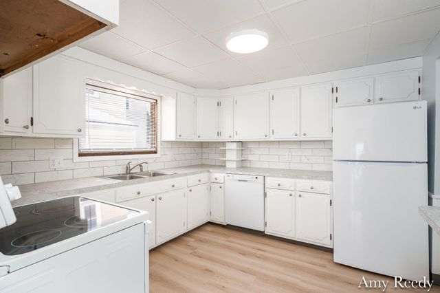 418 Elm Street Se, Lowell City, MI 49331