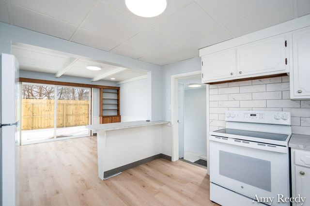 418 Elm Street Se, Lowell City, MI 49331