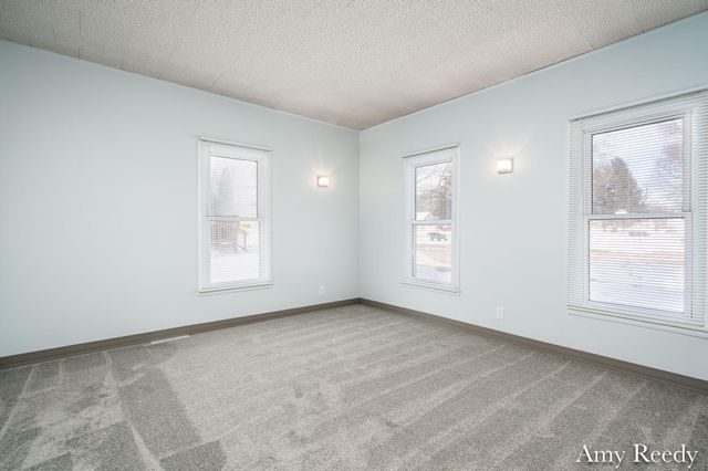 418 Elm Street Se, Lowell City, MI 49331