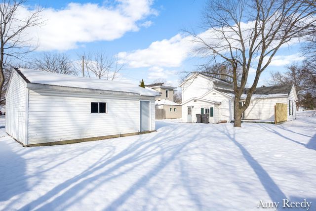 418 Elm Street Se, Lowell City, MI 49331