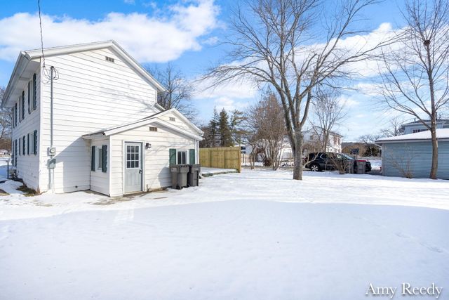 418 Elm Street Se, Lowell City, MI 49331