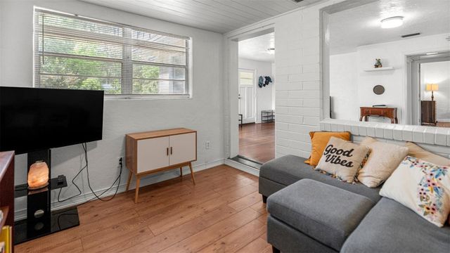 904 NW 14TH AVENUE, Gainesville, FL 32601