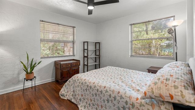 904 NW 14TH AVENUE, Gainesville, FL 32601