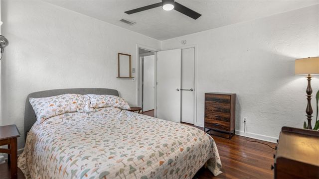 904 NW 14TH AVENUE, Gainesville, FL 32601