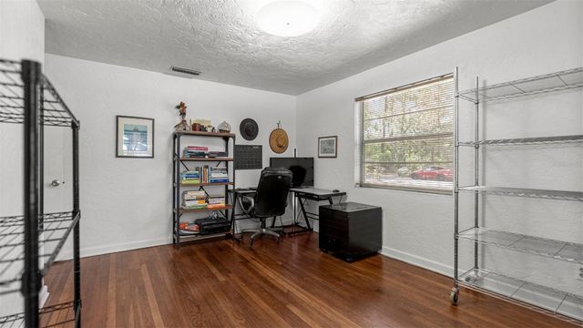 904 NW 14TH AVENUE, Gainesville, FL 32601