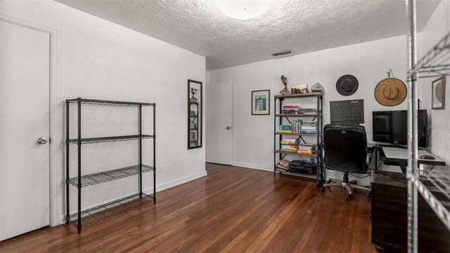 904 NW 14TH AVENUE, Gainesville, FL 32601
