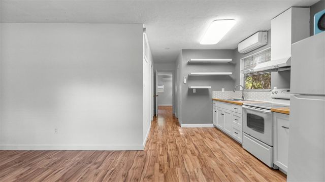904 NW 14TH AVENUE, Gainesville, FL 32601