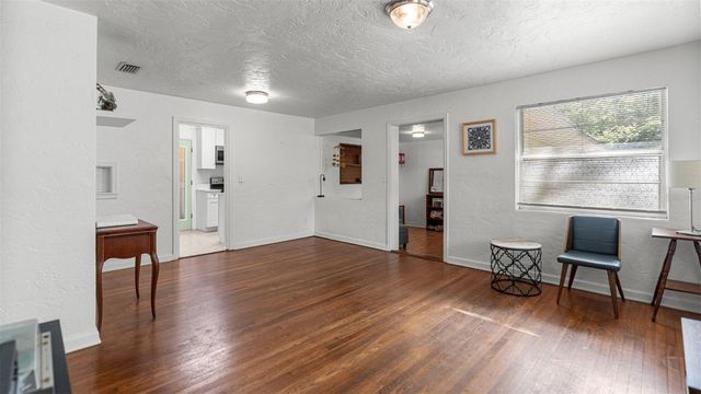 904 NW 14TH AVENUE, Gainesville, FL 32601