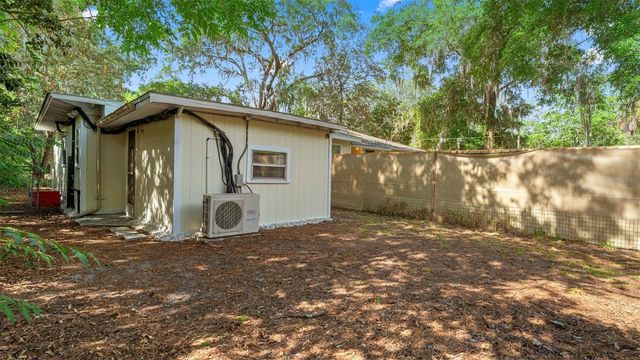 904 NW 14TH AVENUE, Gainesville, FL 32601