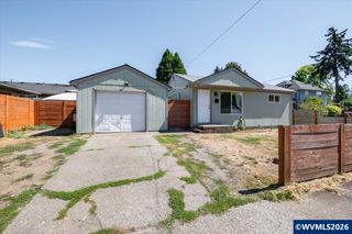 690 24th St SE, Salem, OR 97301