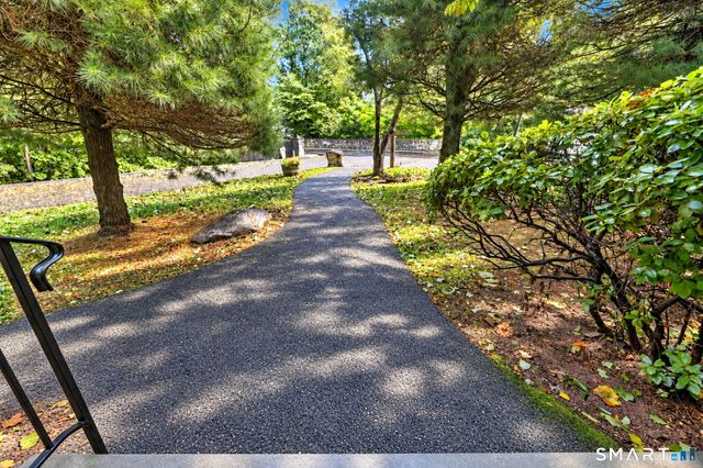 401 Swanson Crescent 401, Milford, CT 06461